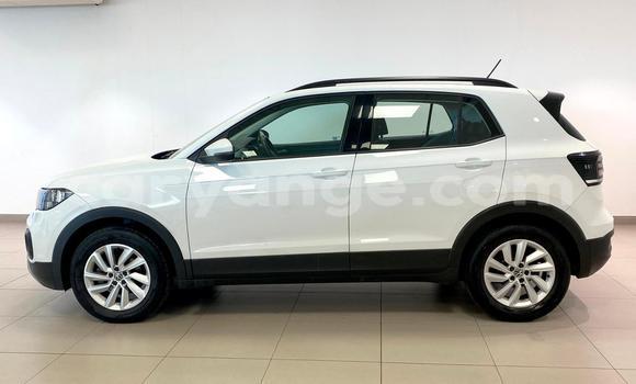 Acheter Occasion Voiture Volkswagen T-Roc Blanc à Windhoek, Namibie Acheter Occasion Voiture Volkswagen T-Roc Blanc à Windhoek, Namibie