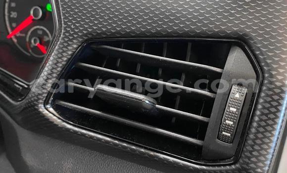 Acheter Occasion Voiture Volkswagen T-Roc Blanc à Windhoek, Namibie Acheter Occasion Voiture Volkswagen T-Roc Blanc à Windhoek, Namibie