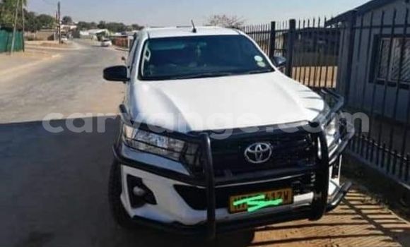 Acheter Occasion Voiture Toyota 2000GT Blanc à Windhoek, Namibie Acheter Occasion Voiture Toyota 2000GT Blanc à Windhoek, Namibie