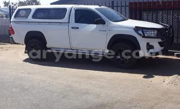 Acheter Occasion Voiture Toyota 2000GT Blanc à Windhoek, Namibie Acheter Occasion Voiture Toyota 2000GT Blanc à Windhoek, Namibie