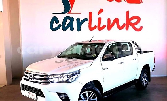 Acheter Occasion Voiture Toyota Ractis Blanc à Windhoek, Namibie Acheter Occasion Voiture Toyota Ractis Blanc à Windhoek, Namibie