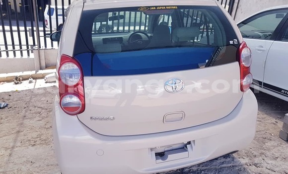 Acheter Occasion Voiture Toyota Passo Blanc à Windhoek, Namibie Acheter Occasion Voiture Toyota Passo Blanc à Windhoek, Namibie