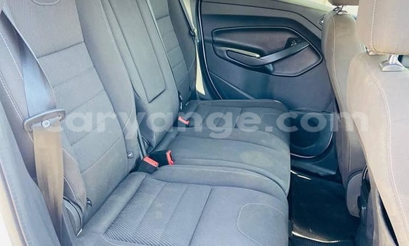 Acheter Occasion Voiture Ford Kuga Blanc à Windhoek, Namibie Acheter Occasion Voiture Ford Kuga Blanc à Windhoek, Namibie