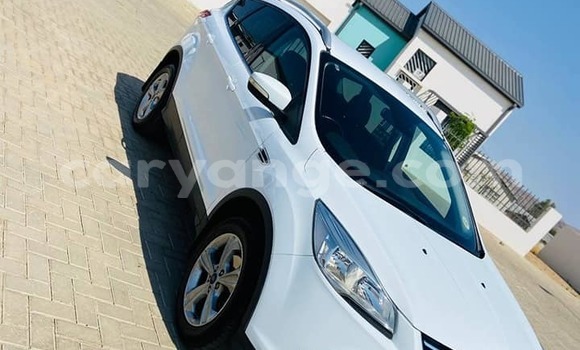 Acheter Occasion Voiture Ford Kuga Blanc à Windhoek, Namibie Acheter Occasion Voiture Ford Kuga Blanc à Windhoek, Namibie