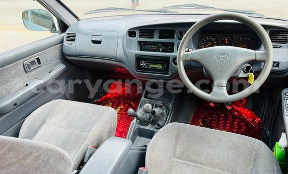 Acheter Occasion Voiture Toyota Corolla II Bleu à Windhoek, Namibie Acheter Occasion Voiture Toyota Corolla II Bleu à Windhoek, Namibie