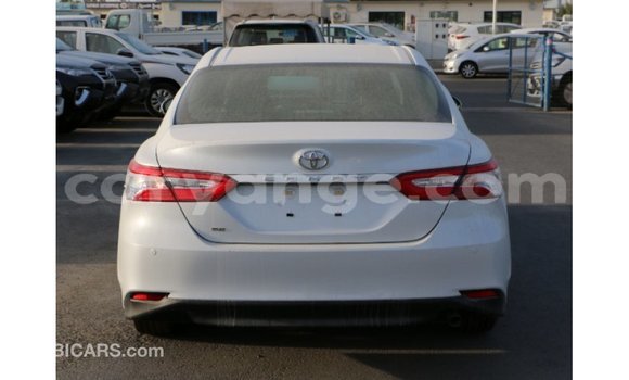 Acheter Import Voiture Toyota Camry Blanc à Import - Dubai, Namibie Acheter Import Voiture Toyota Camry Blanc à Import - Dubai, Namibie