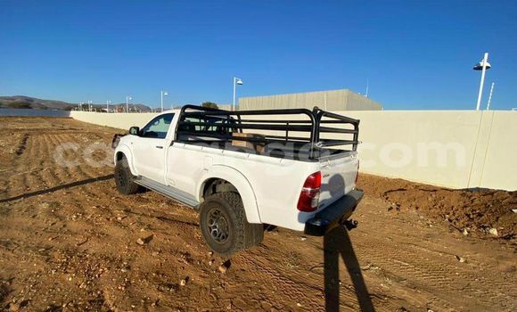 Acheter Occasion Voiture Toyota Hilux Blanc à Windhoek, Namibie Acheter Occasion Voiture Toyota Hilux Blanc à Windhoek, Namibie