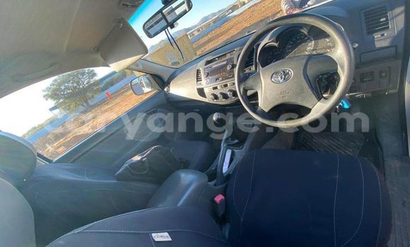 Acheter Occasion Voiture Toyota Hilux Blanc à Windhoek, Namibie Acheter Occasion Voiture Toyota Hilux Blanc à Windhoek, Namibie