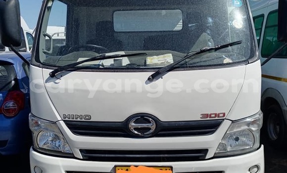 Acheter Occasion Voiture Hindustan Ambassador Blanc à Windhoek, Namibie Acheter Occasion Voiture Hindustan Ambassador Blanc à Windhoek, Namibie