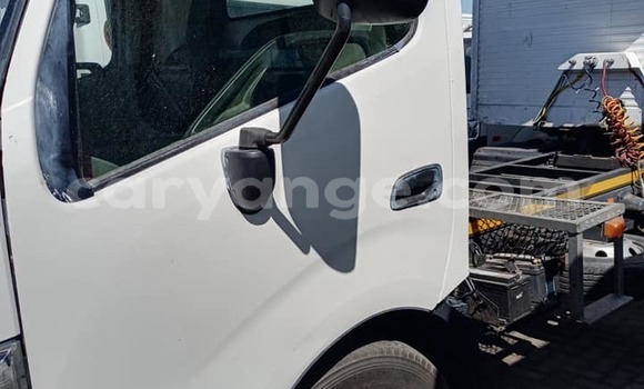 Acheter Occasion Voiture Hindustan Ambassador Blanc à Windhoek, Namibie Acheter Occasion Voiture Hindustan Ambassador Blanc à Windhoek, Namibie
