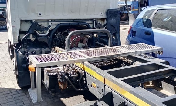 Acheter Occasion Voiture Hindustan Ambassador Blanc à Windhoek, Namibie Acheter Occasion Voiture Hindustan Ambassador Blanc à Windhoek, Namibie