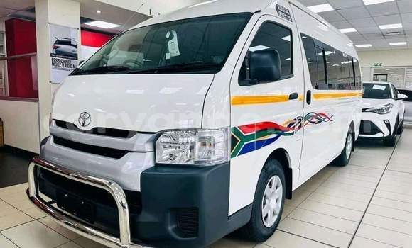 Buy Used Toyota Hi Ace White Car in Windhoek in Namibia