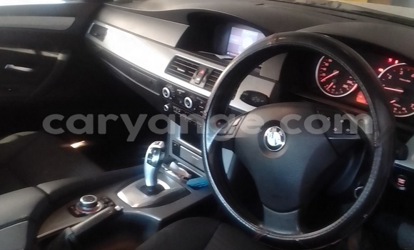 Acheter Occasion Voiture BMW 5–Series Blanc à Okahandja, Namibie Acheter Occasion Voiture BMW 5–Series Blanc à Okahandja, Namibie