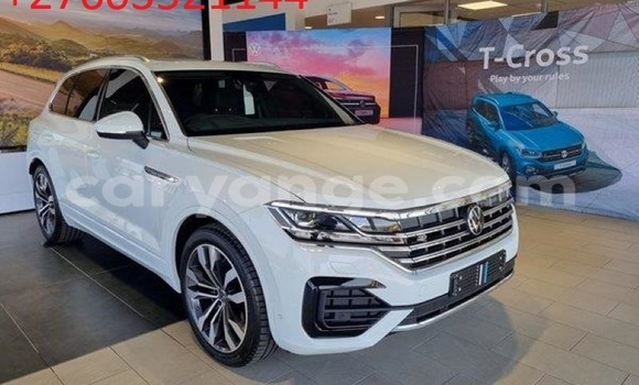 Buy Used Volkswagen Touareg Silver Car in Windhoek in Namibia