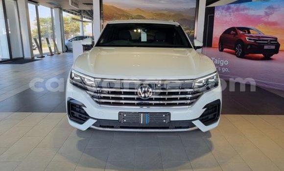 Buy Used Volkswagen Touareg Silver Car in Windhoek in Namibia Buy Used Volkswagen Touareg Silver Car in Windhoek in Namibia