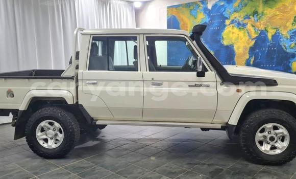 Buy Used Toyota Land Cruiser Beige Car in Windhoek in Namibia Buy Used Toyota Land Cruiser Beige Car in Windhoek in Namibia