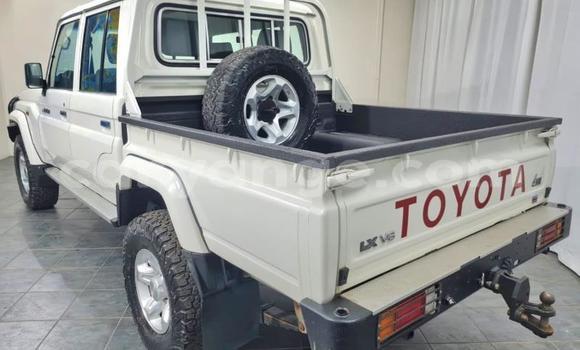 Buy Used Toyota Land Cruiser Beige Car in Windhoek in Namibia Buy Used Toyota Land Cruiser Beige Car in Windhoek in Namibia