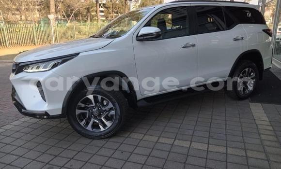 Buy Used Toyota Fortuner White Car in Windhoek in Namibia