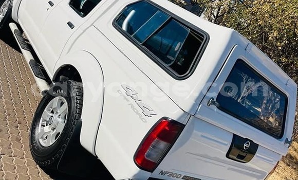 Buy Used Nissan NP 300 White Car in Khorixas in Kunene Buy Used Nissan NP 300 White Car in Khorixas in Kunene