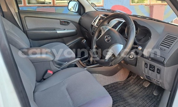 Buy Used Toyota Hilux White Car in Bethanien in Karas Buy Used Toyota Hilux White Car in Bethanien in Karas