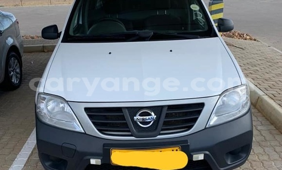 Buy Used Nissan NP 300 White Car in Gobabis in Omaheke