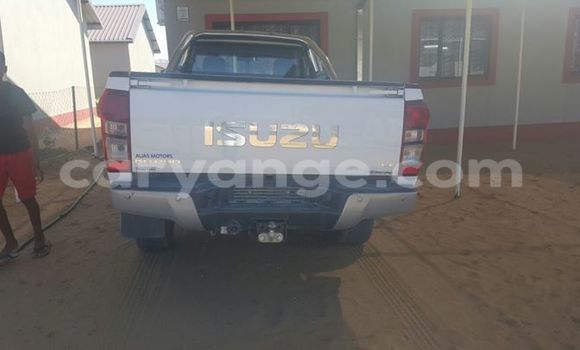 Acheter Occasion Voiture Isuzu D–MAX Blanc à Windhoek, Namibie