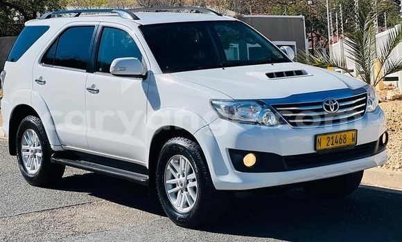 Acheter Occasion Voiture Toyota Fortuner Blanc à Windhoek, Namibie Acheter Occasion Voiture Toyota Fortuner Blanc à Windhoek, Namibie