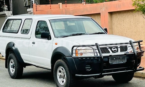 Buy Used Nissan NP 300 White Car in Import - Dubai in Namibia
