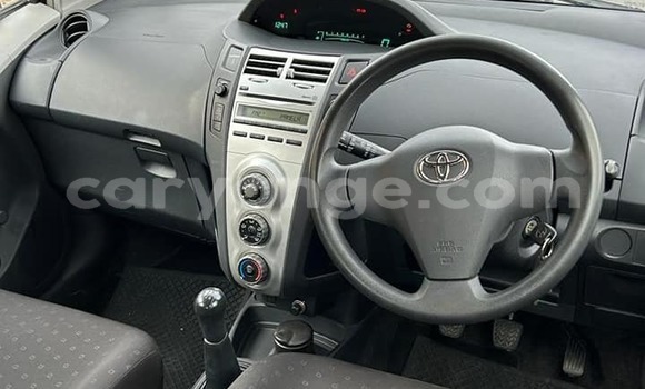 Acheter Occasion Voiture Toyota Yaris Rouge à Windhoek, Namibie Acheter Occasion Voiture Toyota Yaris Rouge à Windhoek, Namibie