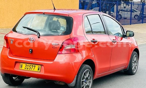 Acheter Occasion Voiture Toyota Yaris Rouge à Windhoek, Namibie Acheter Occasion Voiture Toyota Yaris Rouge à Windhoek, Namibie