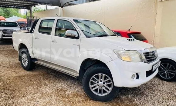 Acheter Occasion Voiture Toyota Hilux Blanc à Windhoek, Namibie Acheter Occasion Voiture Toyota Hilux Blanc à Windhoek, Namibie