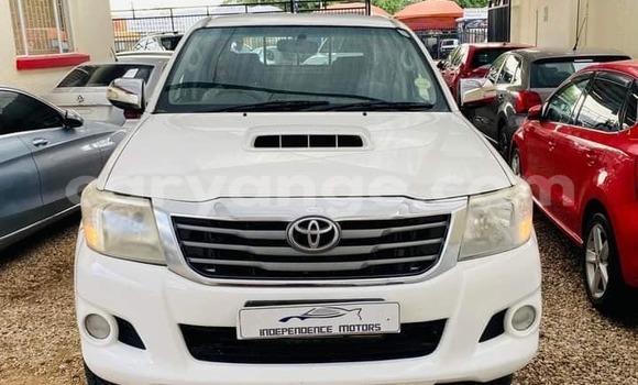 Acheter Occasion Voiture Toyota Hilux Blanc à Windhoek, Namibie Acheter Occasion Voiture Toyota Hilux Blanc à Windhoek, Namibie