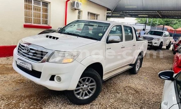 Acheter Occasion Voiture Toyota Hilux Blanc à Windhoek, Namibie Acheter Occasion Voiture Toyota Hilux Blanc à Windhoek, Namibie