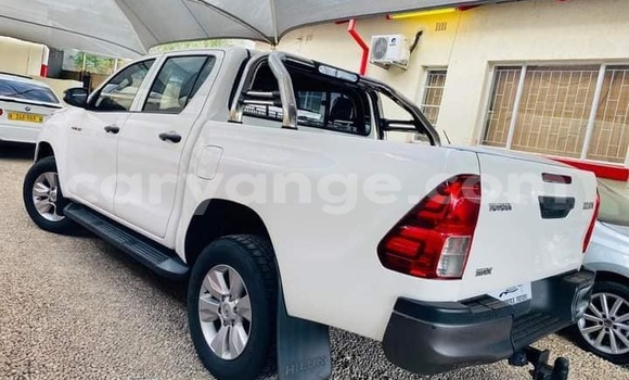 Acheter Occasion Voiture Toyota Hilux Blanc à Windhoek, Namibie Acheter Occasion Voiture Toyota Hilux Blanc à Windhoek, Namibie