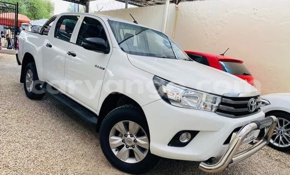 Acheter Occasion Voiture Toyota Hilux Blanc à Windhoek, Namibie Acheter Occasion Voiture Toyota Hilux Blanc à Windhoek, Namibie