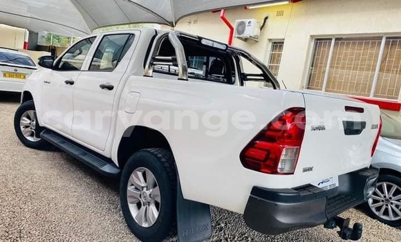 Acheter Occasion Voiture Toyota Hilux Blanc à Windhoek, Namibie Acheter Occasion Voiture Toyota Hilux Blanc à Windhoek, Namibie
