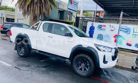 Acheter Occasion Voiture Toyota Hilux Blanc à Windhoek, Namibie Acheter Occasion Voiture Toyota Hilux Blanc à Windhoek, Namibie