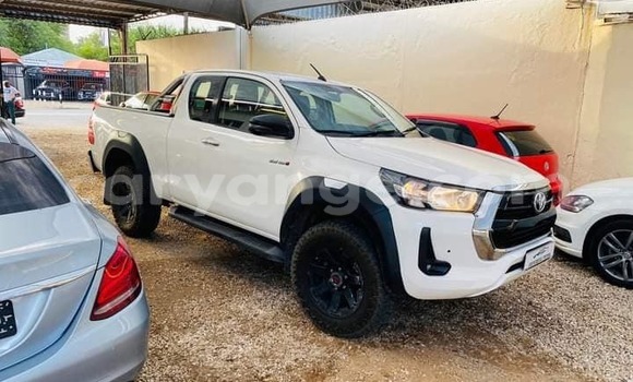 Acheter Occasion Voiture Toyota Hilux Blanc à Windhoek, Namibie Acheter Occasion Voiture Toyota Hilux Blanc à Windhoek, Namibie