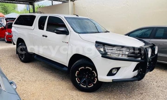 Acheter Occasion Voiture Toyota Hilux Blanc à Windhoek, Namibie Acheter Occasion Voiture Toyota Hilux Blanc à Windhoek, Namibie