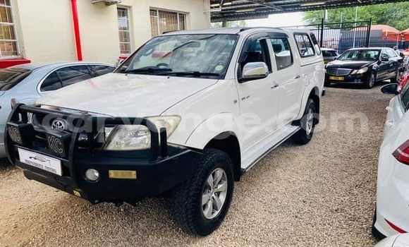 Acheter Occasion Voiture Toyota Hilux Blanc à Windhoek, Namibie Acheter Occasion Voiture Toyota Hilux Blanc à Windhoek, Namibie