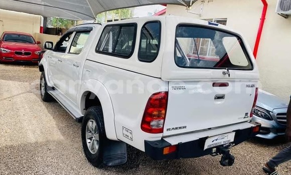 Acheter Occasion Voiture Toyota Hilux Blanc à Windhoek, Namibie Acheter Occasion Voiture Toyota Hilux Blanc à Windhoek, Namibie