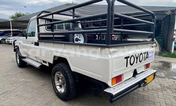 Acheter Occasion Voiture Toyota Land Cruiser Blanc à Windhoek, Namibie Acheter Occasion Voiture Toyota Land Cruiser Blanc à Windhoek, Namibie