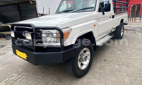 Acheter Occasion Voiture Toyota Land Cruiser Blanc à Windhoek, Namibie Acheter Occasion Voiture Toyota Land Cruiser Blanc à Windhoek, Namibie