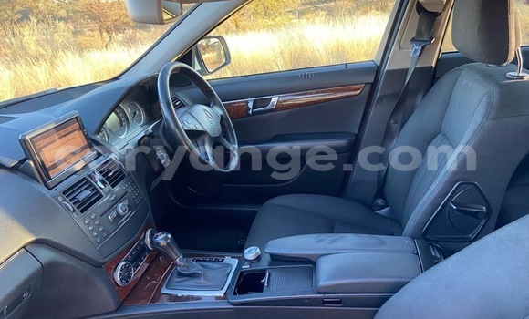 Acheter Occasion Voiture Mercedes-Benz C–Class Blanc à Windhoek, Namibie Acheter Occasion Voiture Mercedes-Benz C–Class Blanc à Windhoek, Namibie