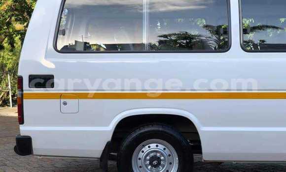 Buy Used Toyota Hi Ace White Car in Windhoek in Namibia Buy Used Toyota Hi Ace White Car in Windhoek in Namibia