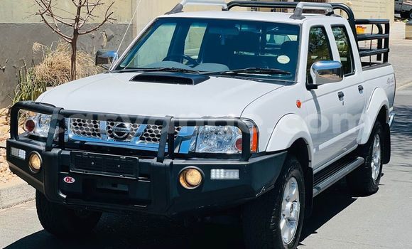 Buy Used Nissan NP 300 White Car in Grootfontein in Namibia