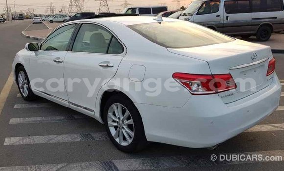 Acheter Import Voiture Lexus ES Blanc à Import - Dubai, Namibie Acheter Import Voiture Lexus ES Blanc à Import - Dubai, Namibie