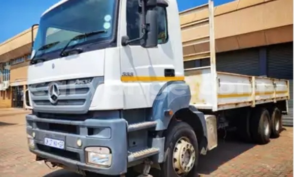 Buy Used Mercedes‒Benz Truck White Truck in Windhoek in Namibia Buy Used Mercedes‒Benz Truck White Truck in Windhoek in Namibia