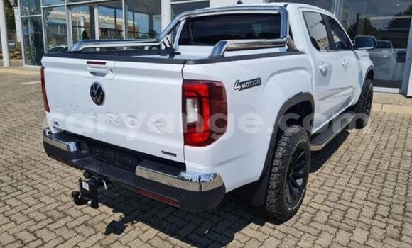 Buy Used Volkswagen Amarok White Car in Windhoek in Namibia Buy Used Volkswagen Amarok White Car in Windhoek in Namibia