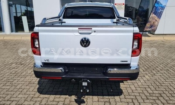 Buy Used Volkswagen Amarok White Car in Windhoek in Namibia Buy Used Volkswagen Amarok White Car in Windhoek in Namibia